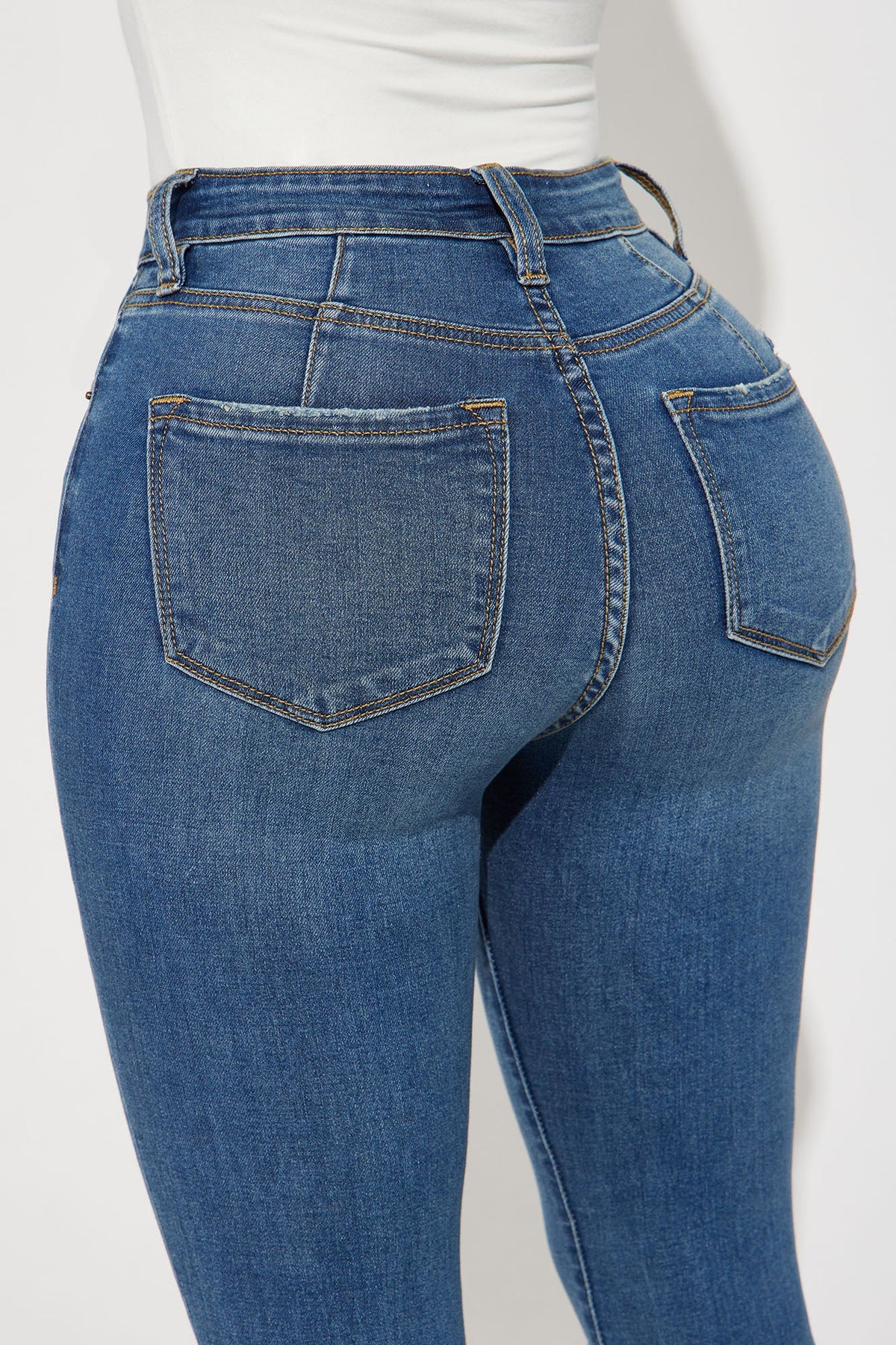 Kinsley Control Curvy Stretch Skinny Jeans - Medium Wash