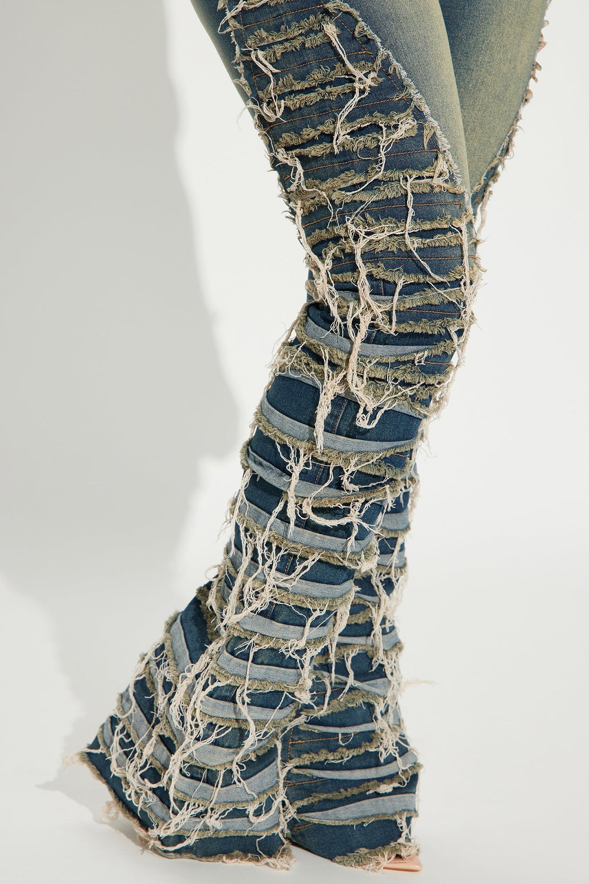 Feeling Brand New Tinted Flare Jeans - Medium Wash