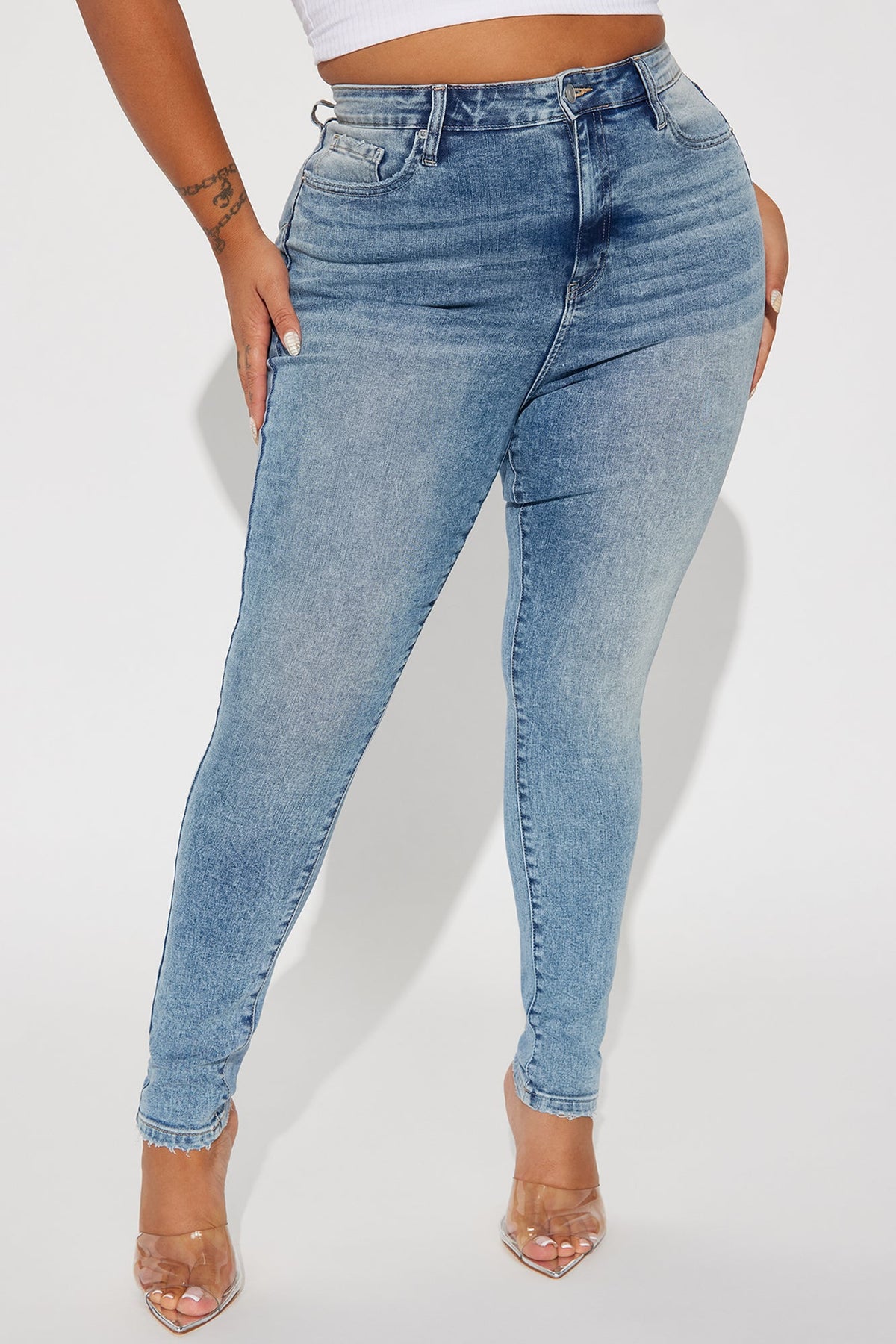 Contour Beauty Sculpting Stretch Skinny Jeans - Light Wash